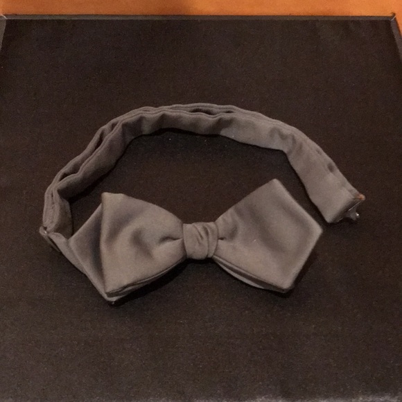 Bow Tie - Picture 4 of 4